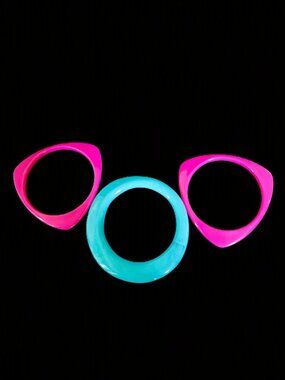 Vintage 1980s Lucite Bangle Bracelet 3 Stack Pink Triangle Teal Retro